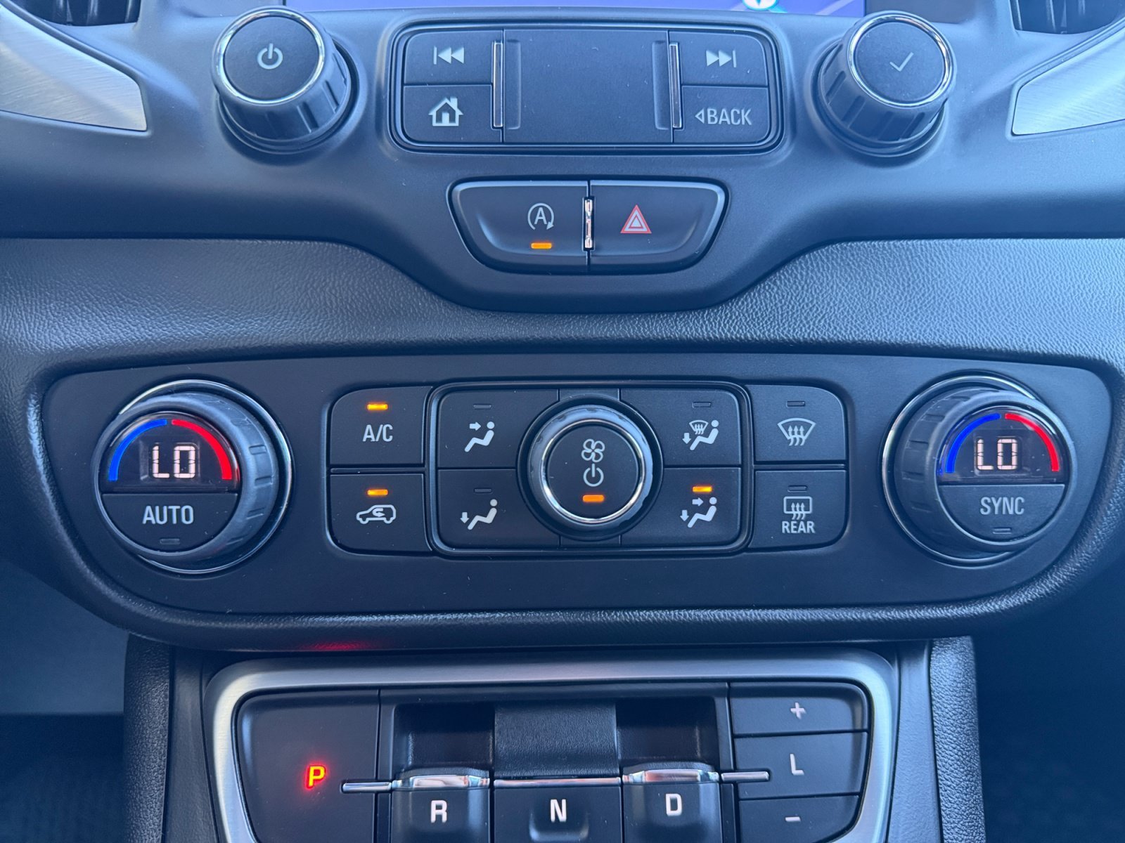Used 2022 Summit White GMC SLT image 22