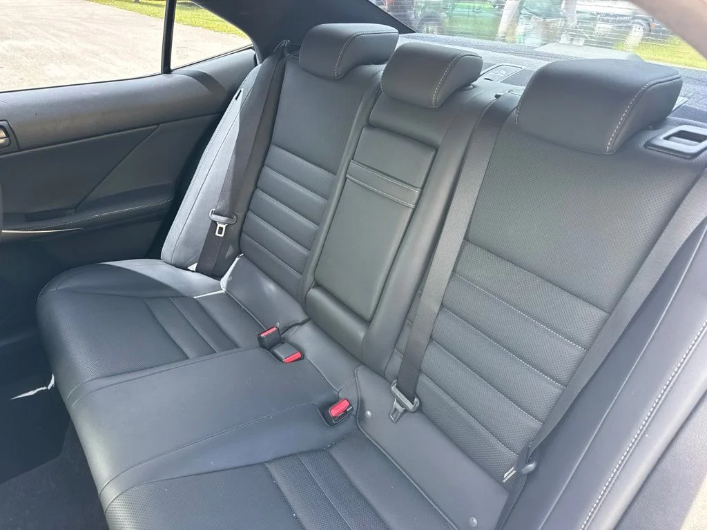 Used 2018 White Lexus 300 image 11