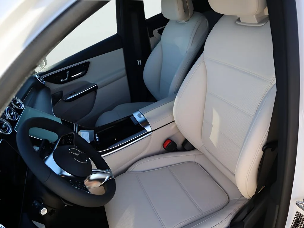 Certified Used 2026 Polar White Mercedes-Benz GLC 300 image 30