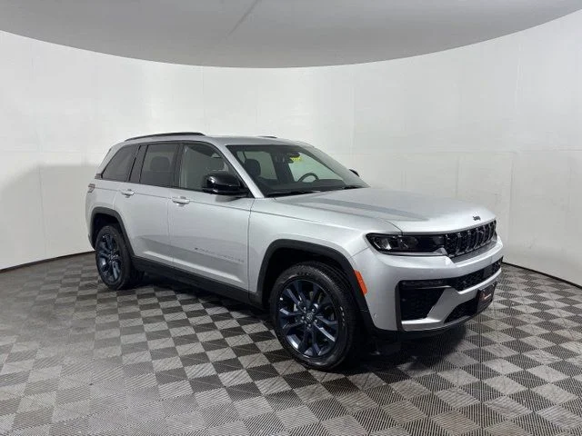 New 2026 Silver Jeep  image 1