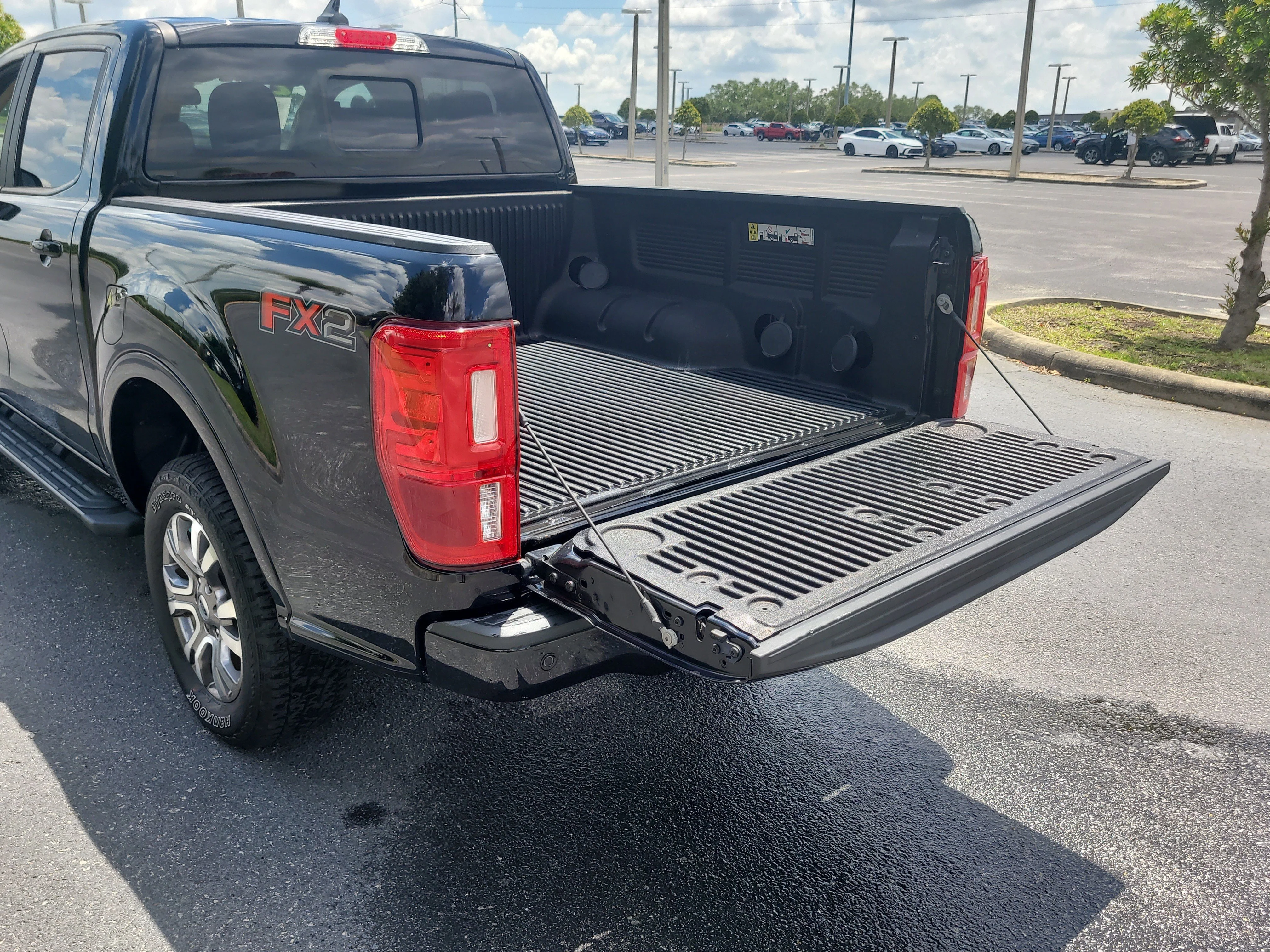 Used 2022 Shadow Black Ford LARIAT image 11