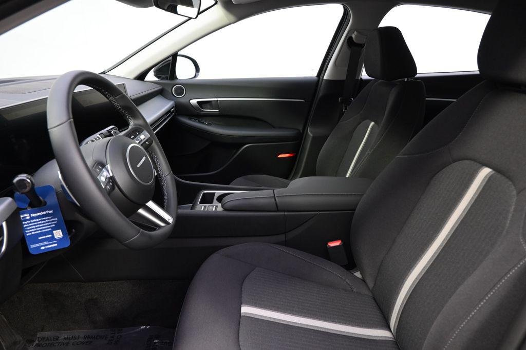 New 2026 Abyss Black Hyundai SEL Sport image 13