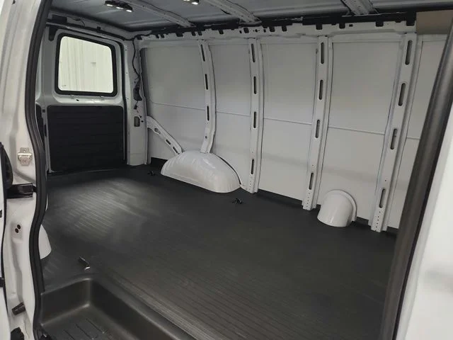 New 2026 White Chevrolet Work Van image 34