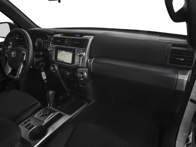 Used 2018 Super White Toyota SR5 image 10