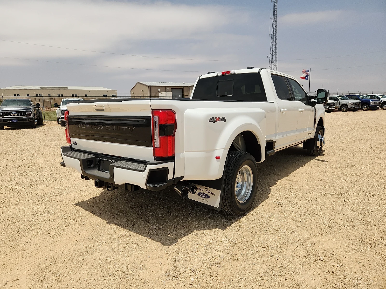 New 2026 Star White Metallic Tri-Coat Ford F-350® Platinum® image 7