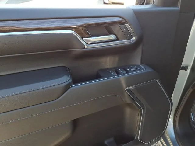 Used 2023 Sterling Gray Metallic Chevrolet LT image 17