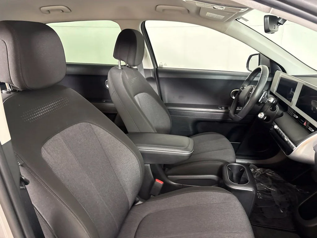 Used 2024 Gray Hyundai SEL image 17