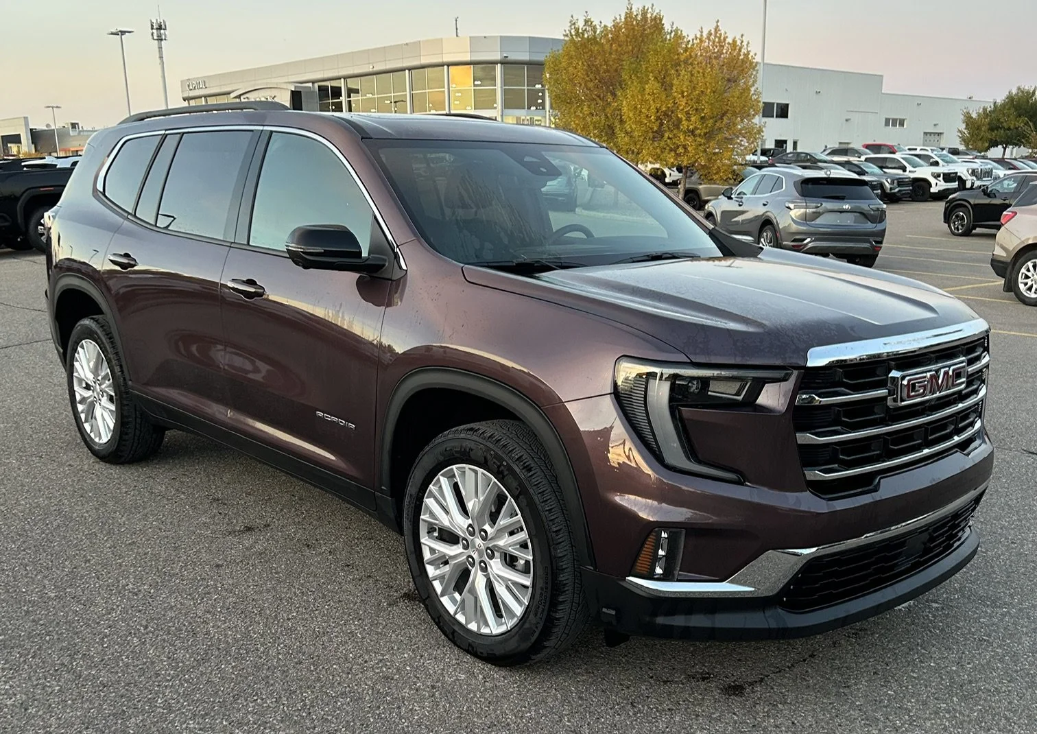 Used 2026 CRYTSAL METALLIC GMC Elevation AWD image 7
