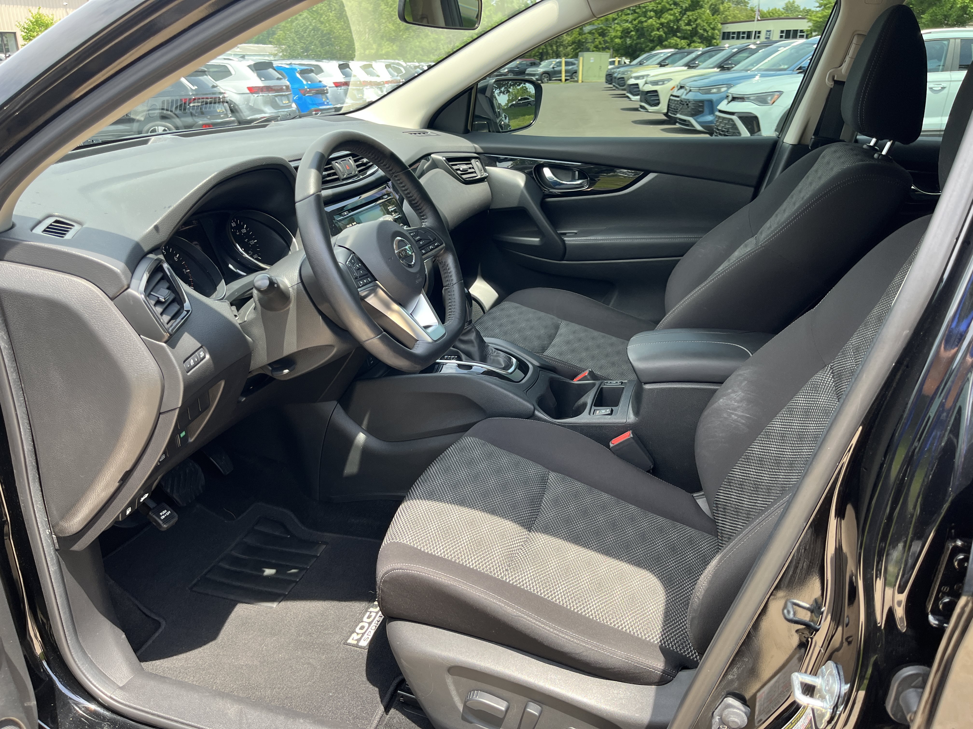 Used 2017 Magnetic Black Nissan SV image 17