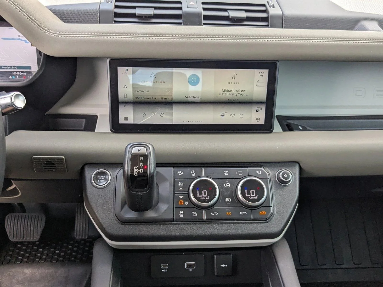 Used 2020 Pangea Green Metallic Land Rover SE image 15