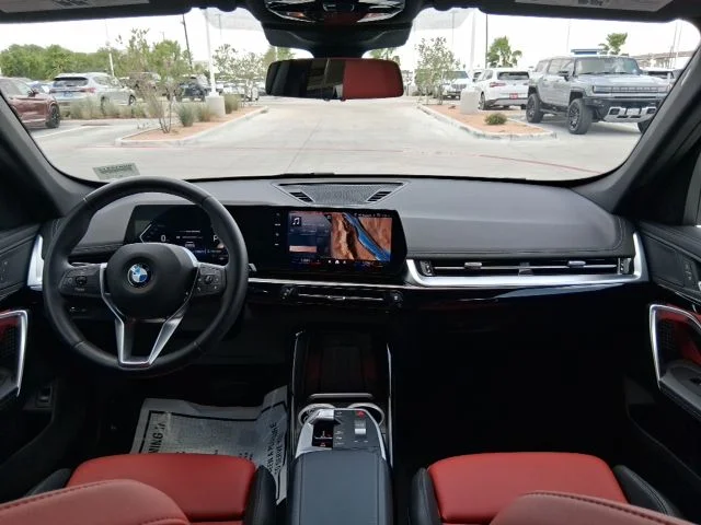 Used 2025 Silver BMW xDrive28i image 10