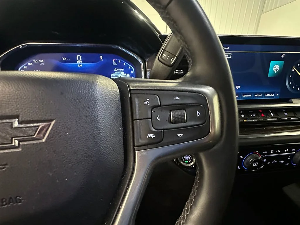 Used 2023 BLACK Chevrolet RST image 37