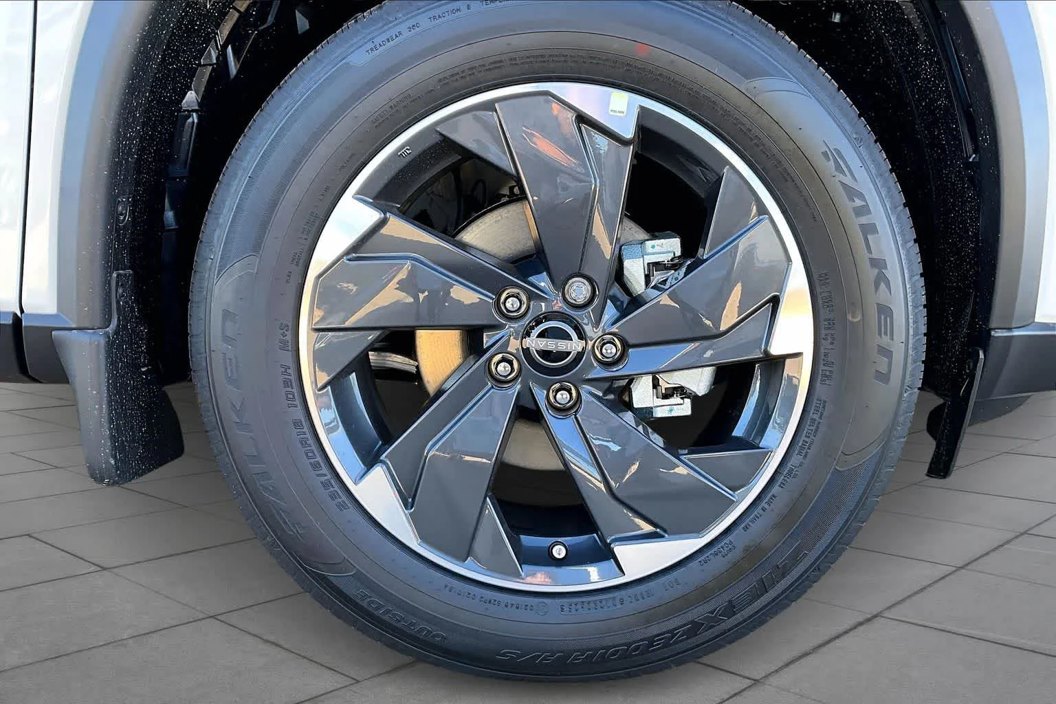 New 2026 Everest White Pearl TriCoat Nissan SV image 12