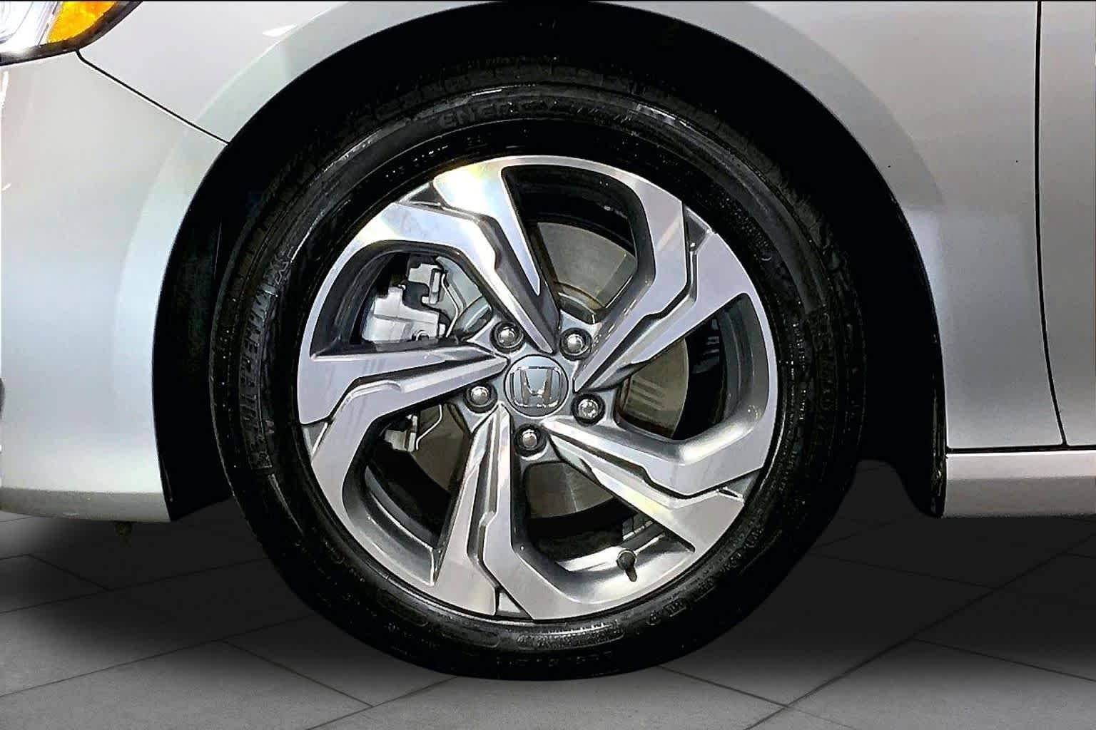 Used 2019 Lunar Silver Metallic Honda EX-L 2.0T image 11