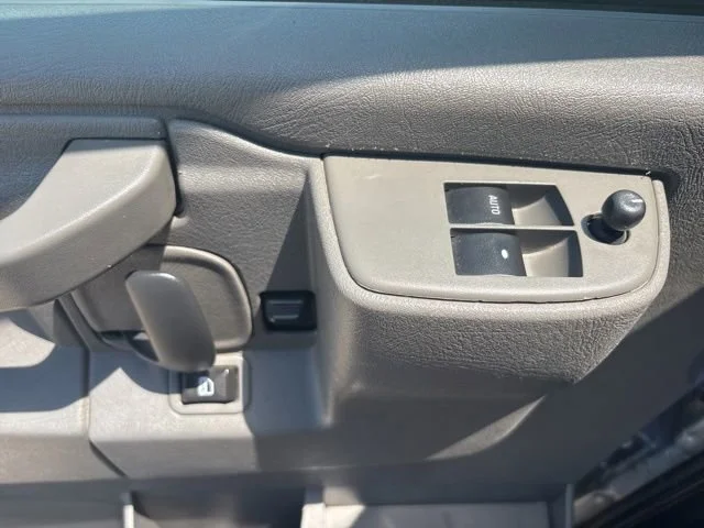 Used 2018 SILVER ICE METALLIC Chevrolet LT image 10