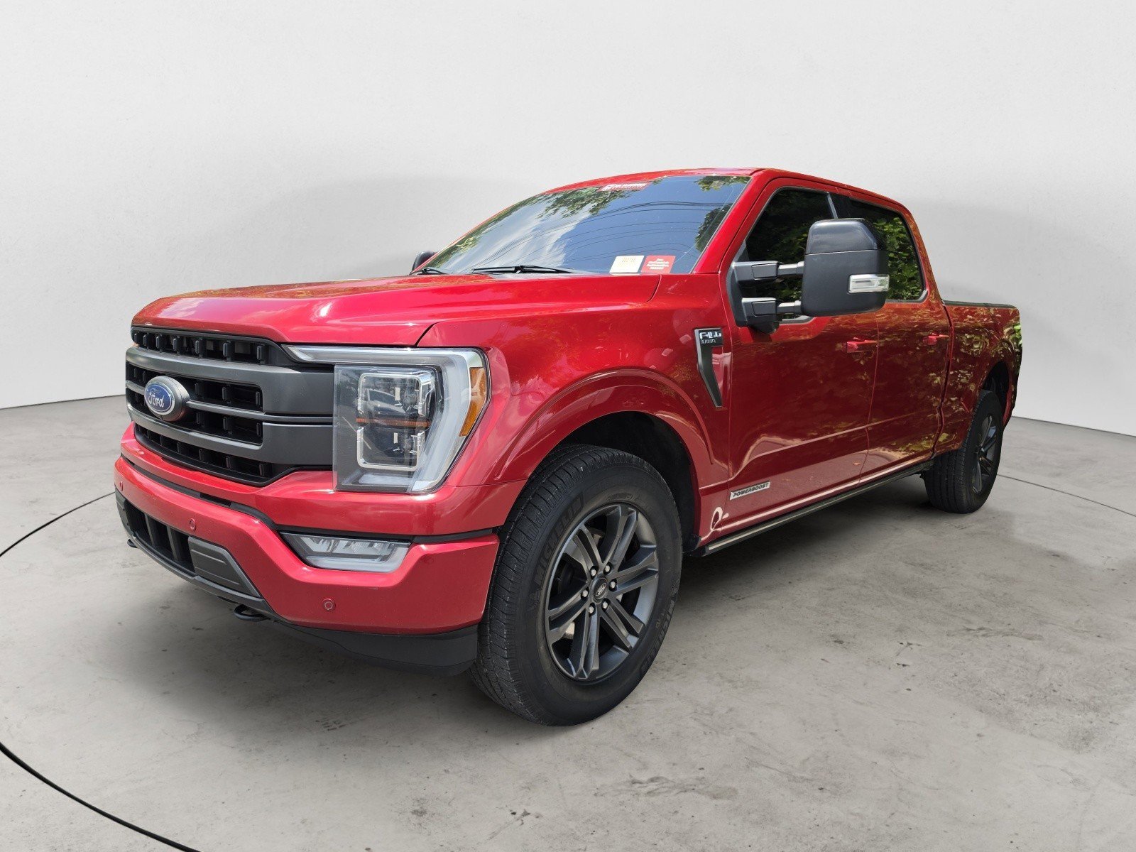Used 2023  Ford LARIAT image 2