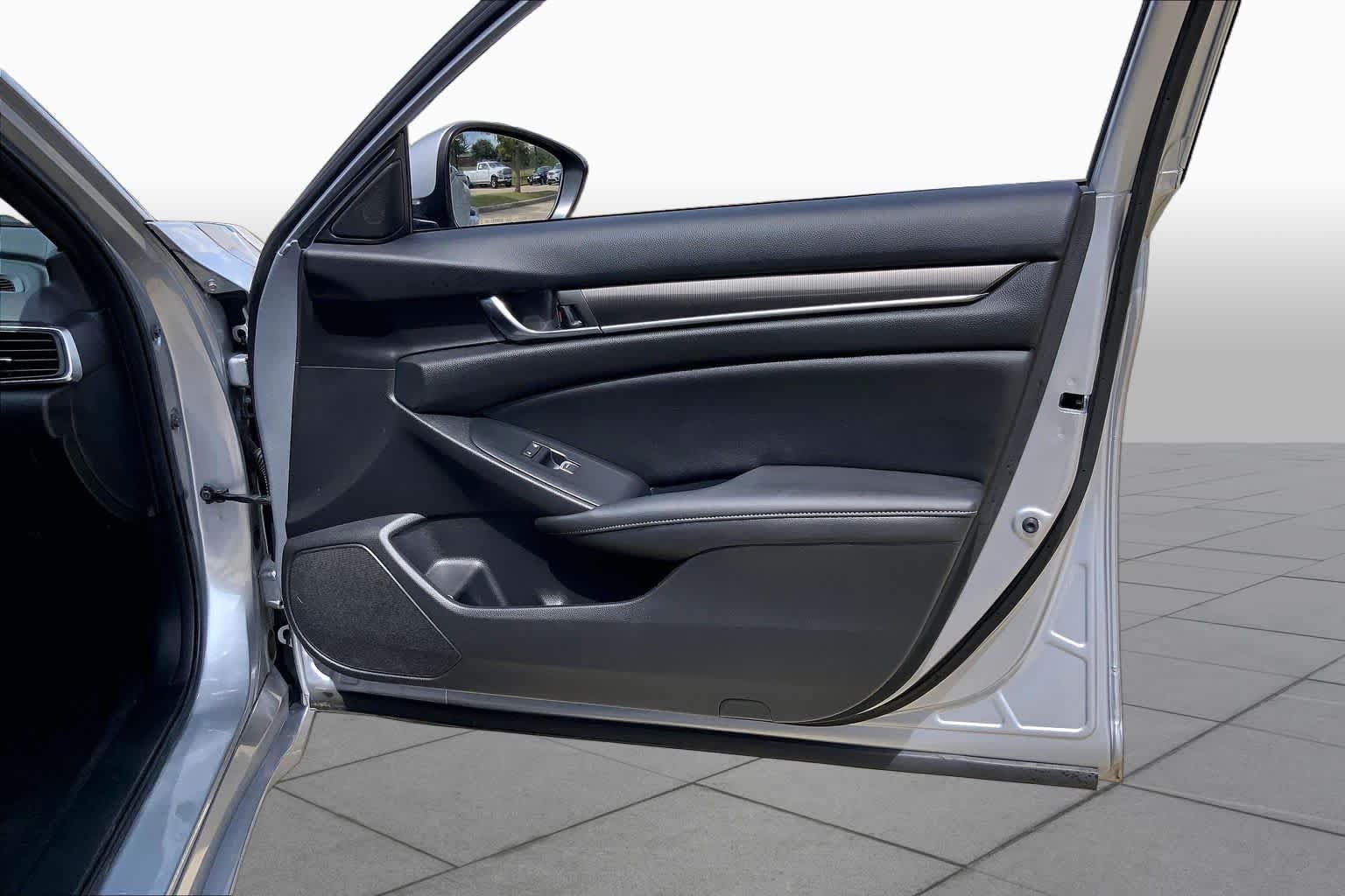 Used 2020 Lunar Silver Metallic Honda Sport image 23