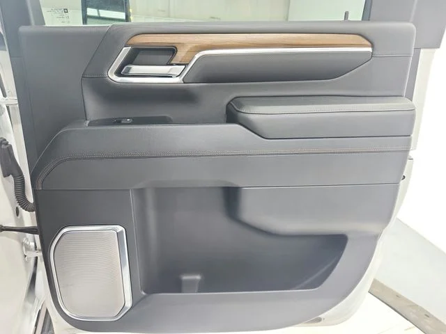 Used 2024 White Chevrolet High Country image 45