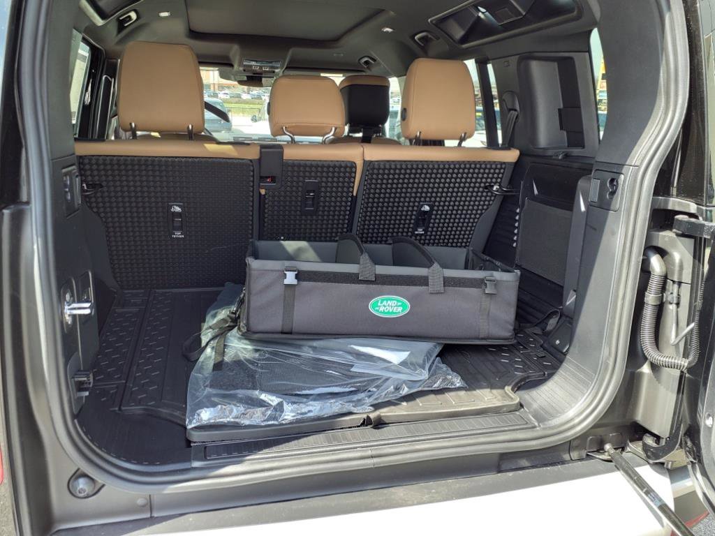 2025 Land Rover Defender S - Photo 13
