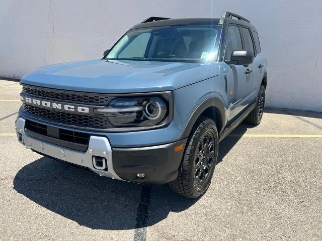 New 2026 Azure Gray Metallic Tri-Coat Ford Badlands® image 32