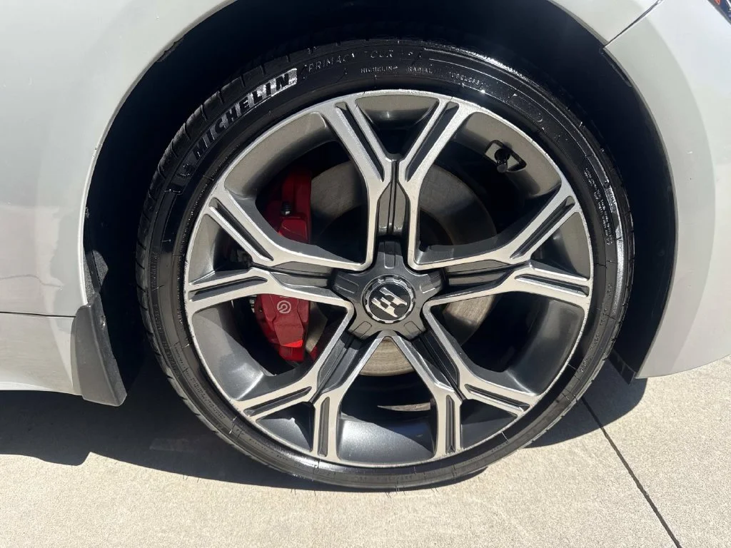 Used 2018 White Kia GT2 image 9