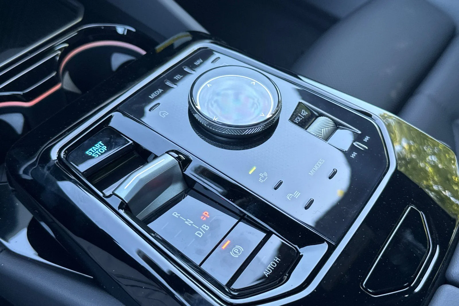 New 2027 Blue BMW eDrive40 image 18
