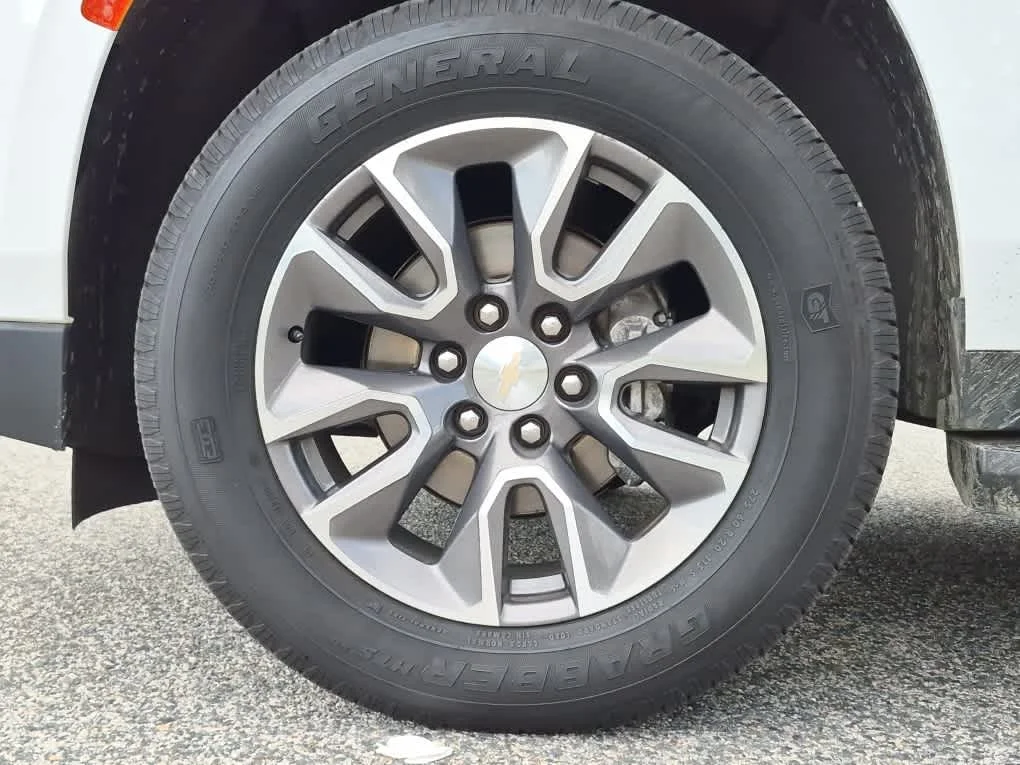 Used 2022 Summit White Chevrolet LT image 6
