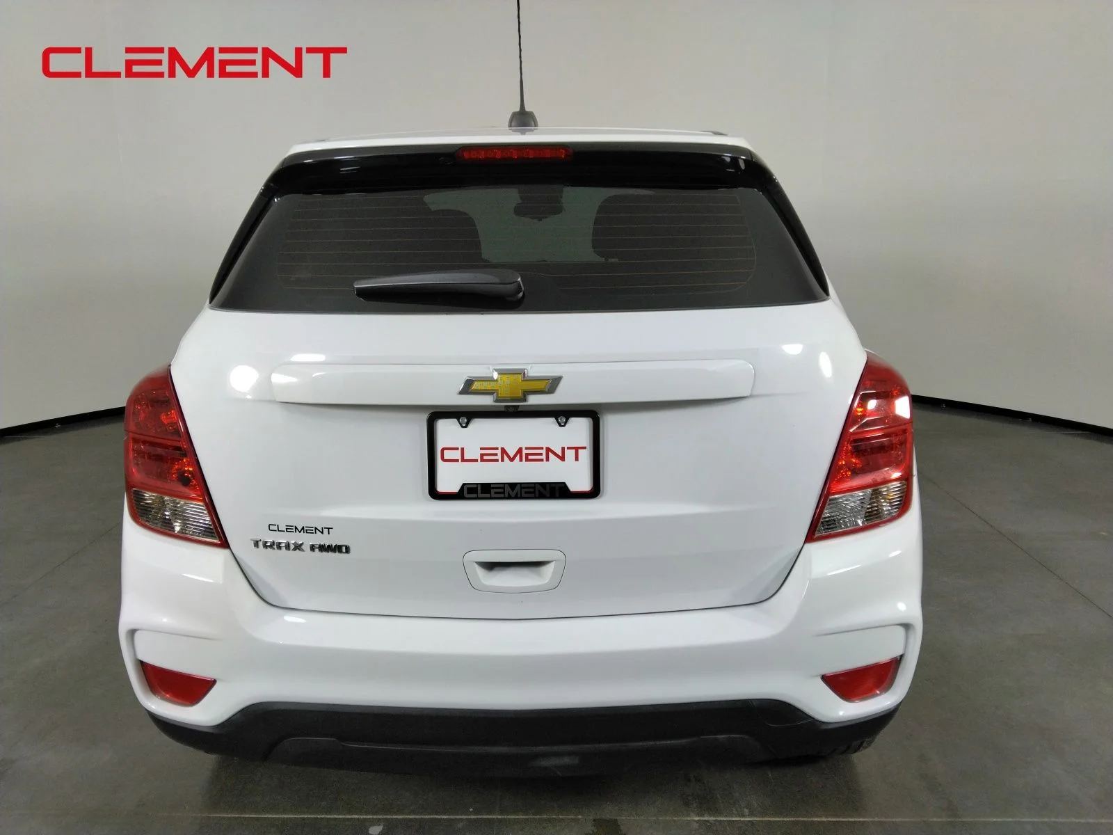 Used 2022 White Chevrolet LS image 6