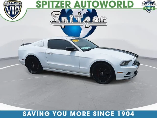 Used 2014 White Ford V6 image 2