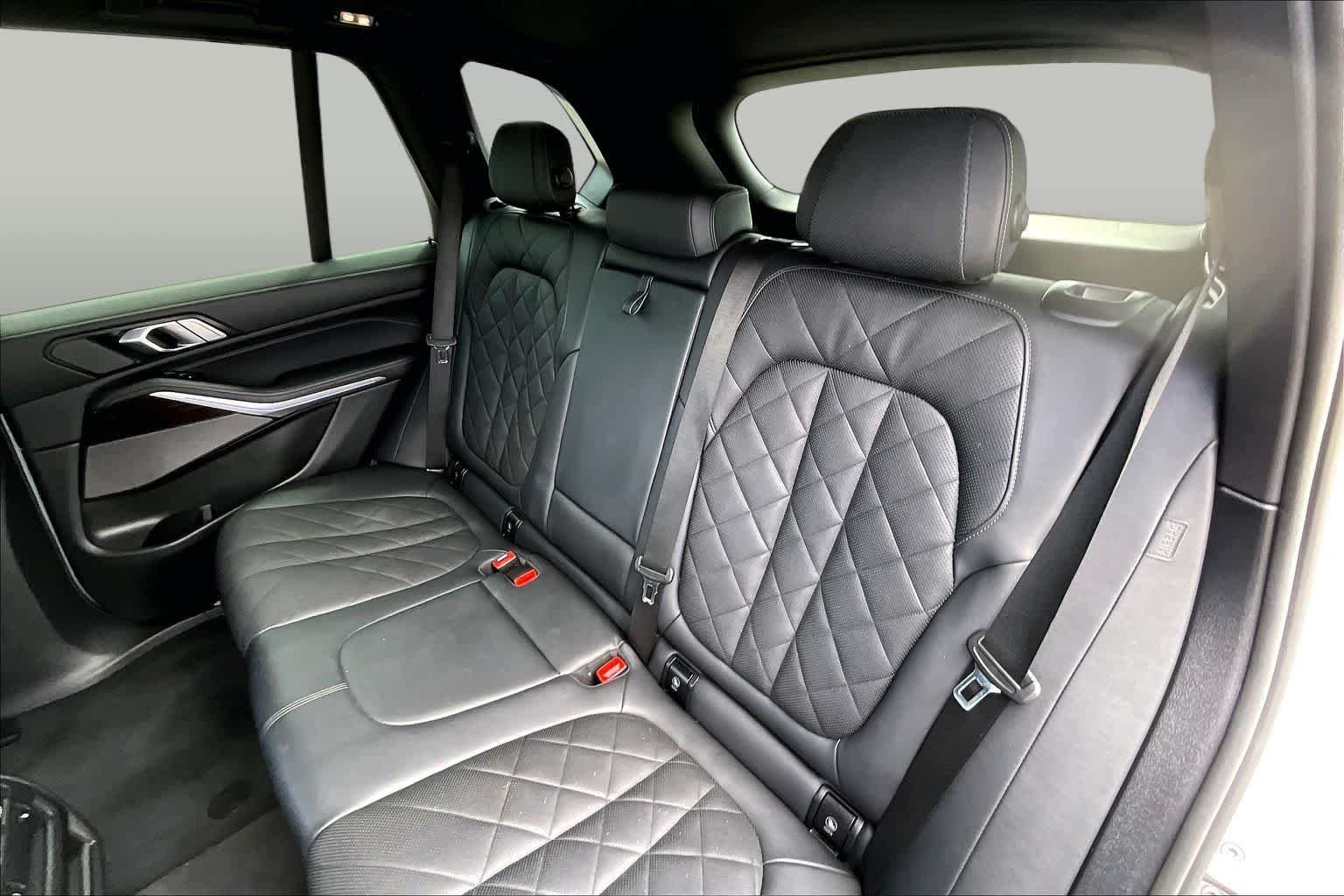 Used 2024 Brooklyn Grey Metallic BMW xDrive40i image 29