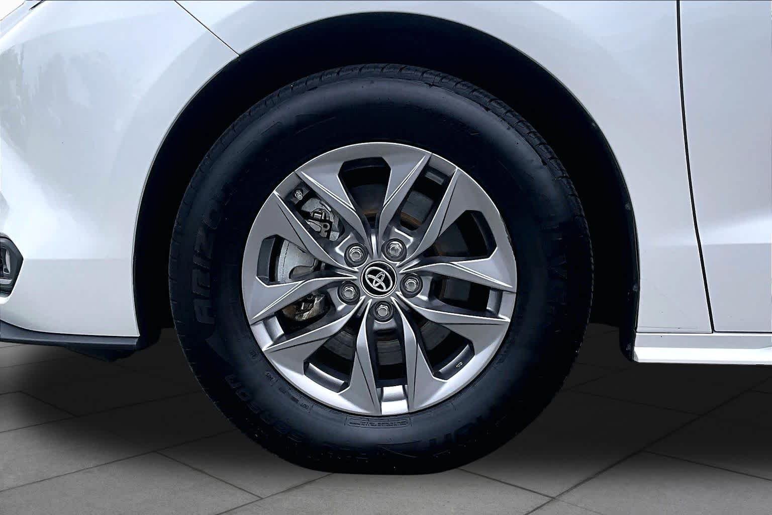 Used 2025 Wind Chill Pearl Toyota XLE image 11