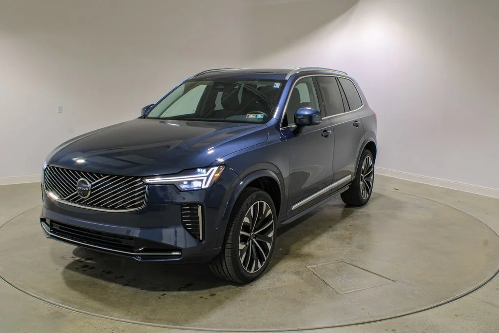 2026 Volvo XC90 B5 Plus Bright 4WD's photo