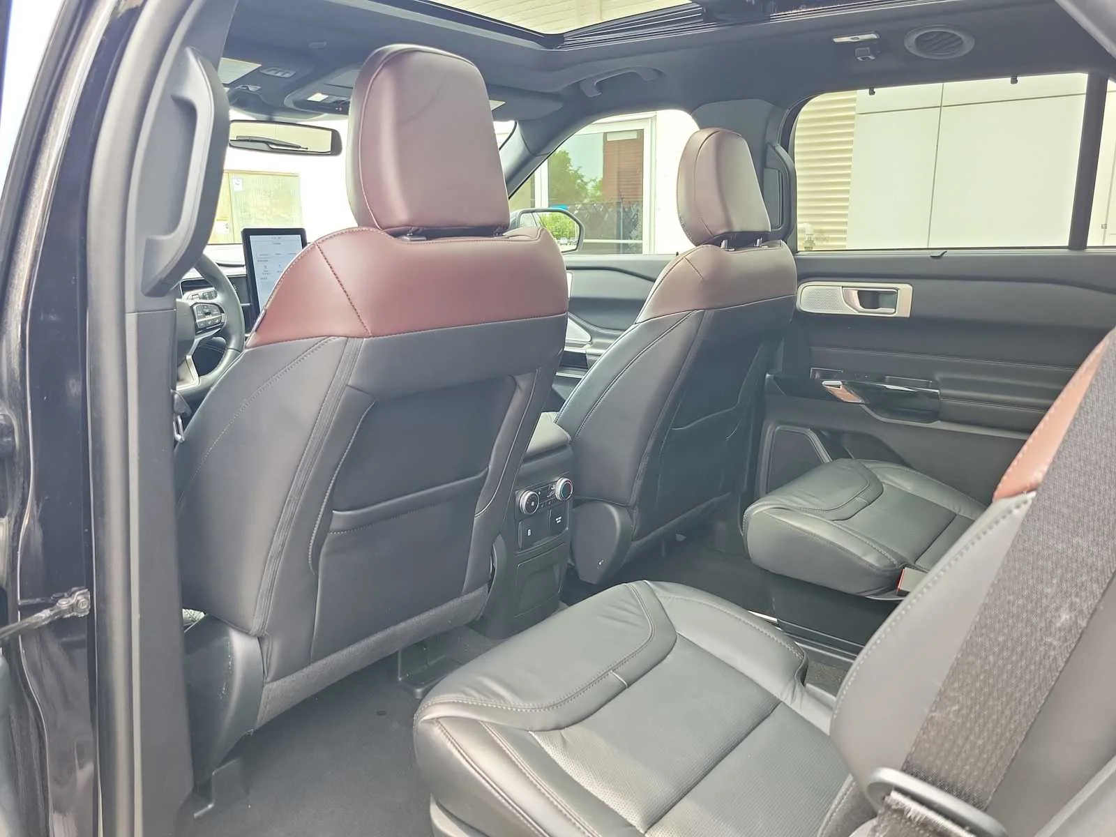Used 2023 Black Ford Platinum image 12