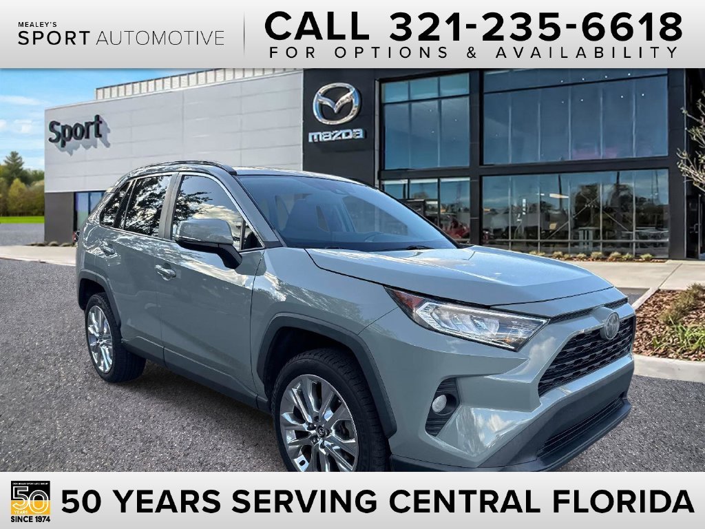 Used 2021  Toyota XLE image 1