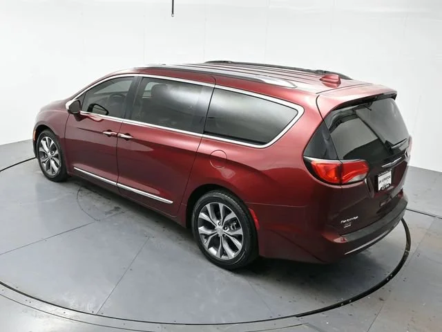 Used 2018 Velvet Red Pearlcoat Chrysler Limited image 34