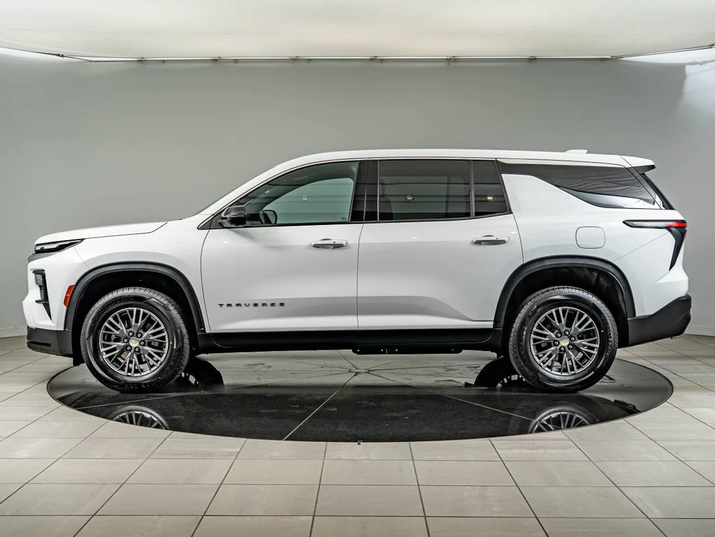 Used 2024 Summit White Chevrolet LS image 8