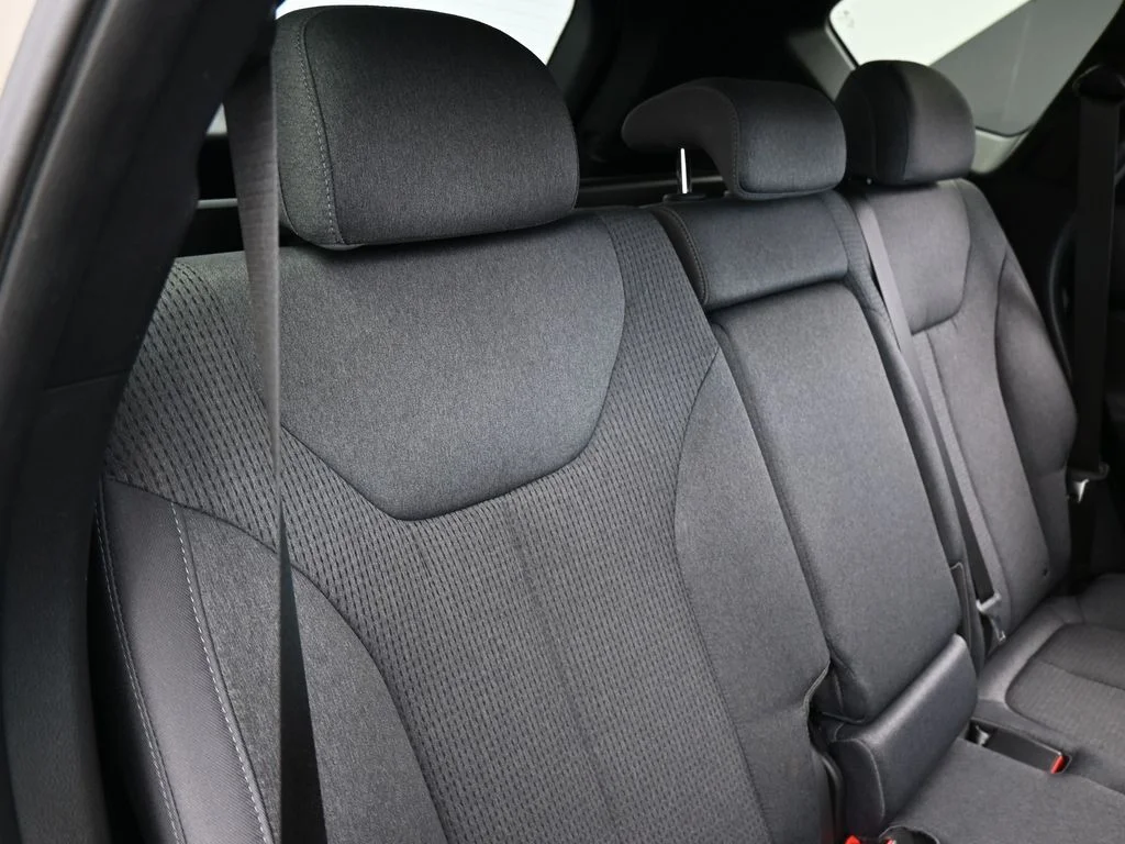 Used 2023 Shimmering Silver Pearl Hyundai SEL image 38