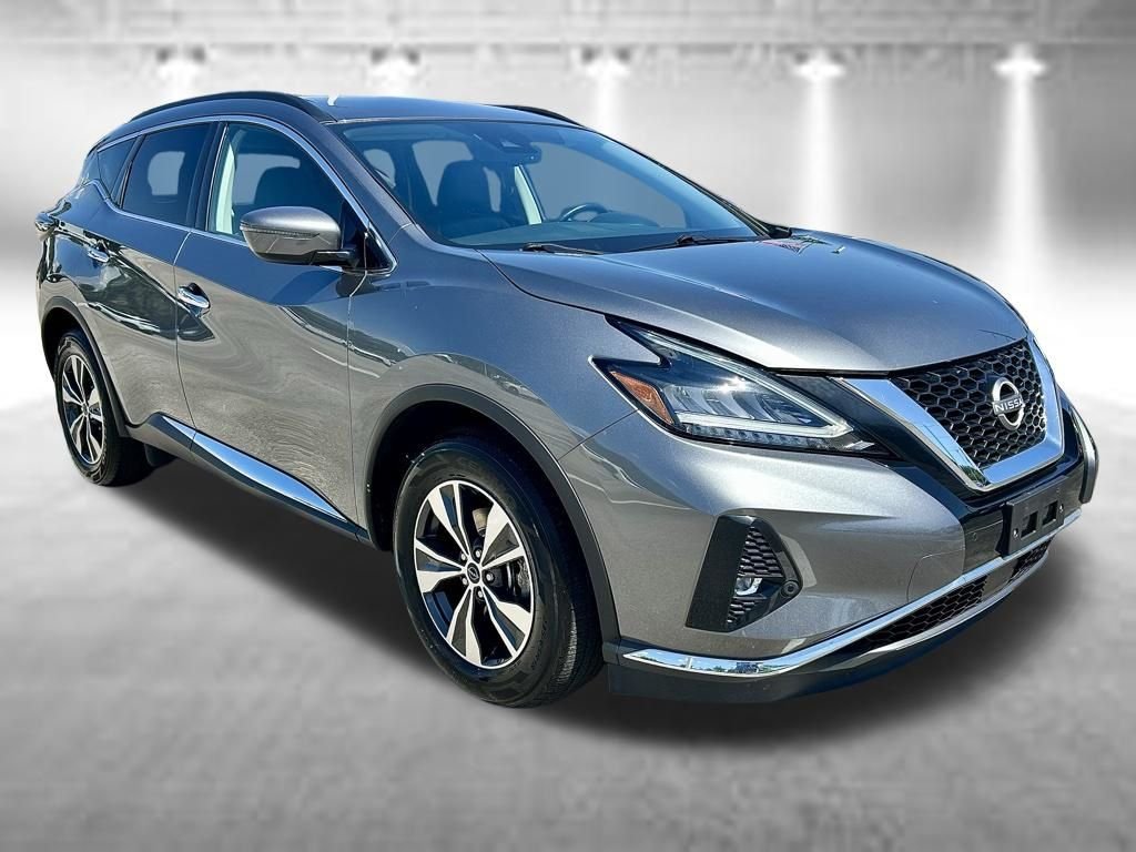 Used 2023 Gray Nissan SV image 3