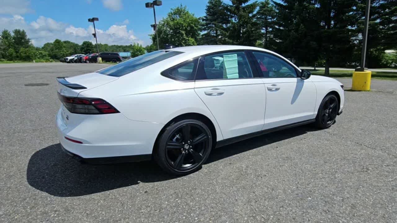 Used 2025 Platinum White Pearl Honda Sport-L image 9