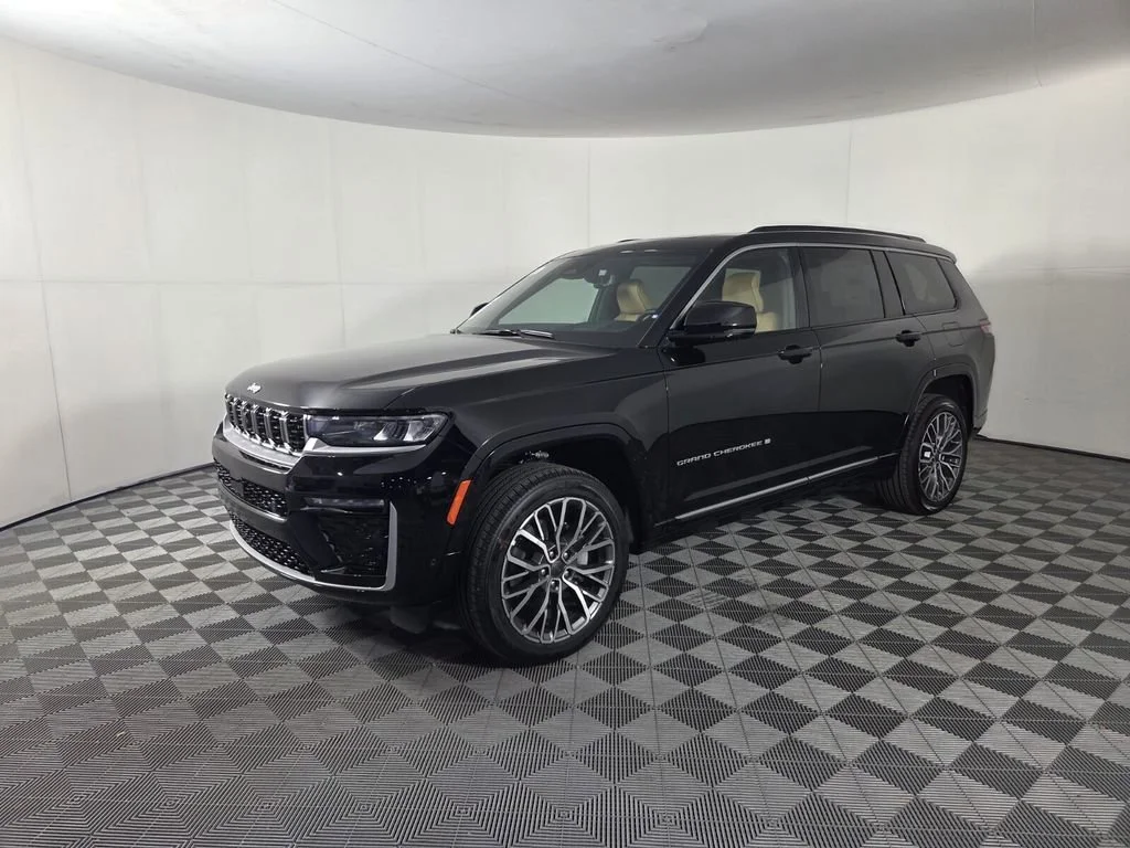 New 2026 Diamond Black Crystal Pearl-Coat Exterior Paint Jeep Summit image 4