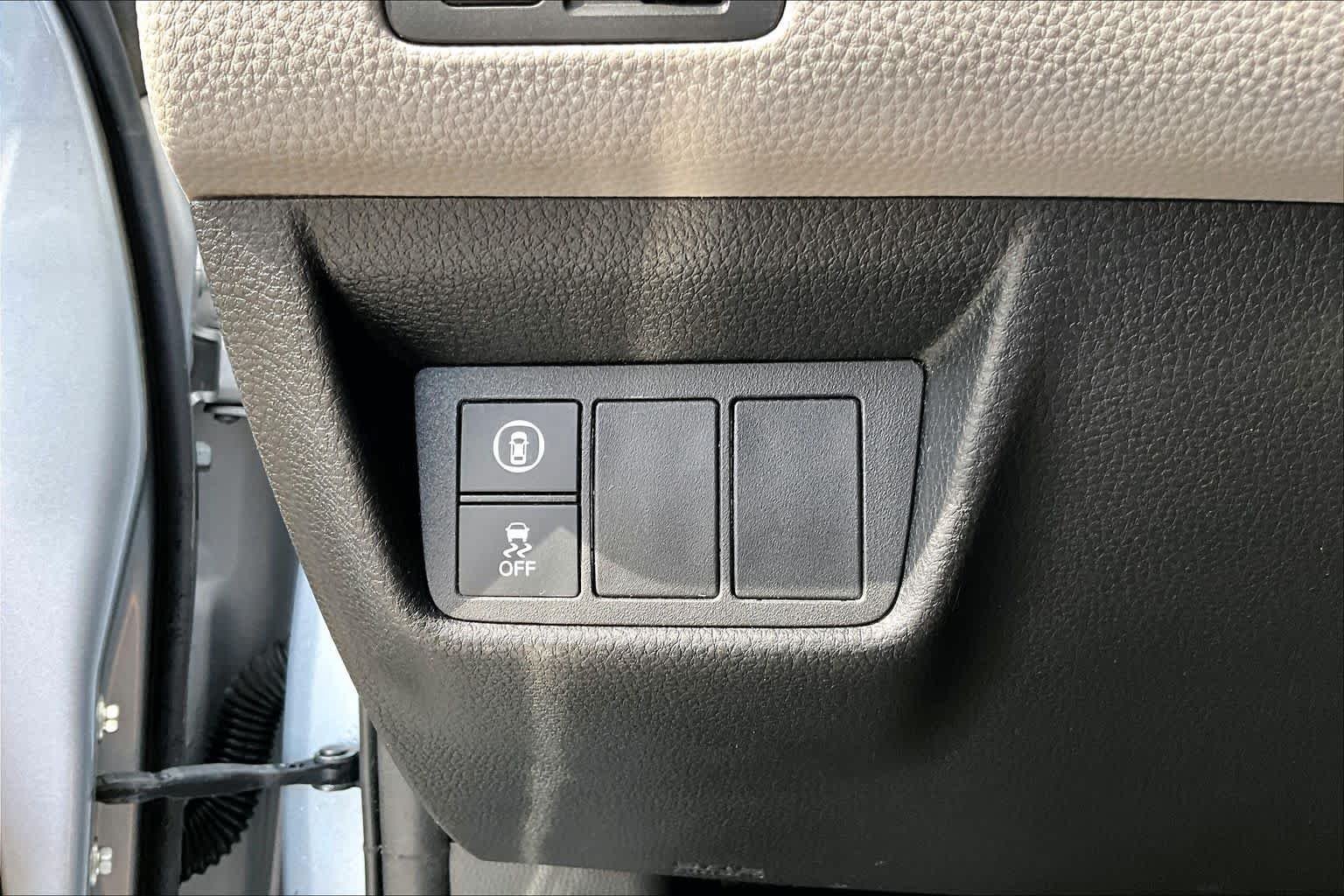 Used 2019 Lunar Silver Metallic Honda LX 1.5T image 32