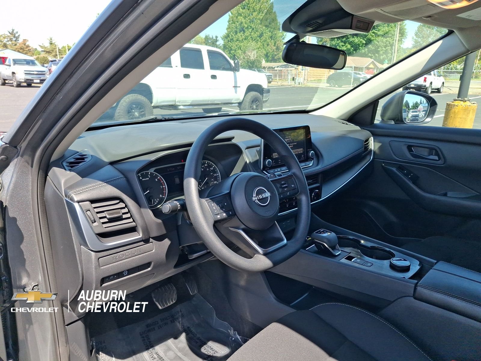 2024 Nissan Rogue S - Photo 18
