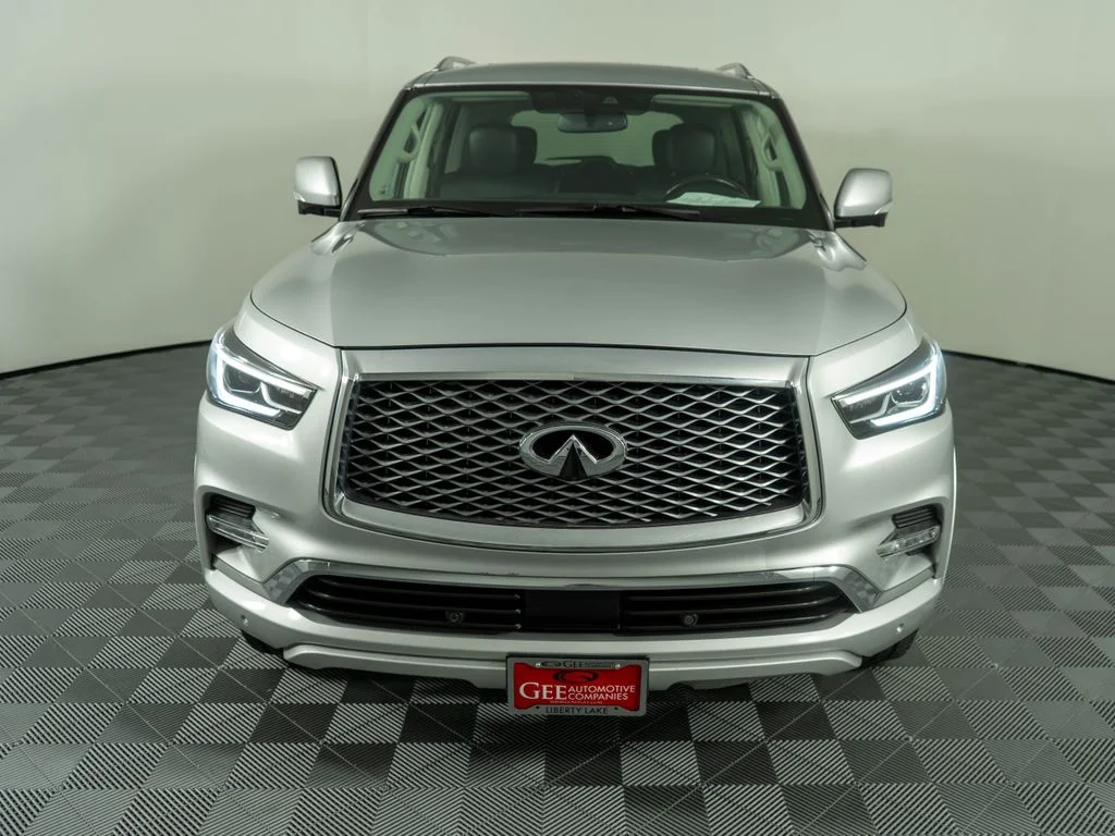 Used 2019 Silver INFINITI LUXE image 2