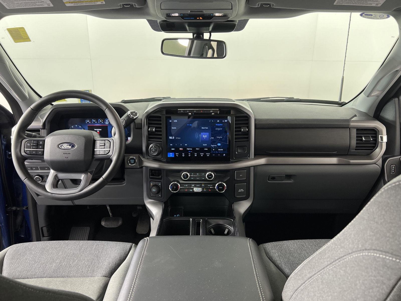 Used 2024 Atlas Blue Ford XLT image 3