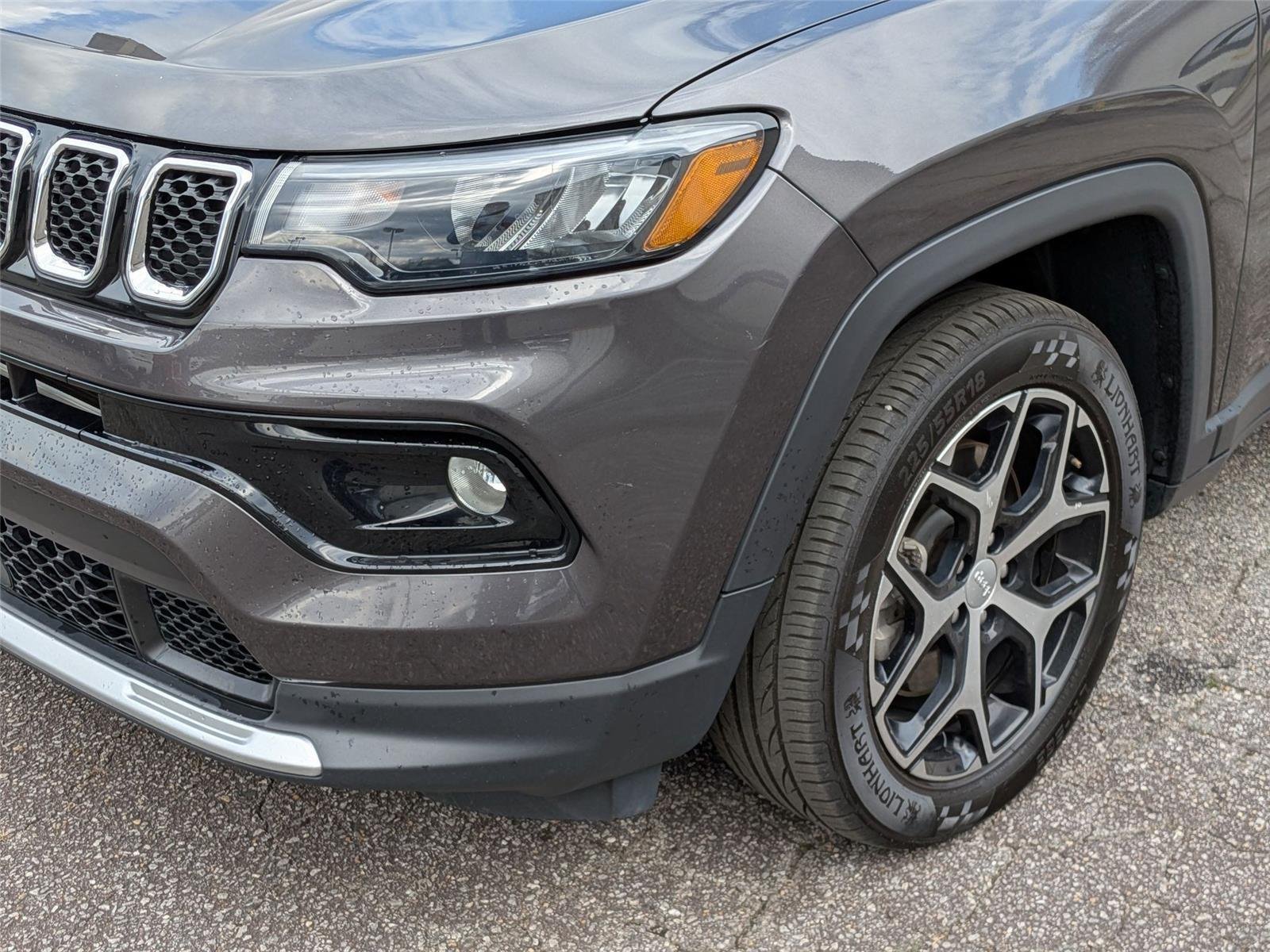 Used 2024 Black Clearcoat Jeep Limited image 9
