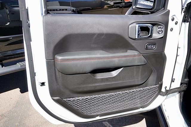 New 2026 Bright White Clear-Coat Exterior Paint Jeep Rubicon image 26