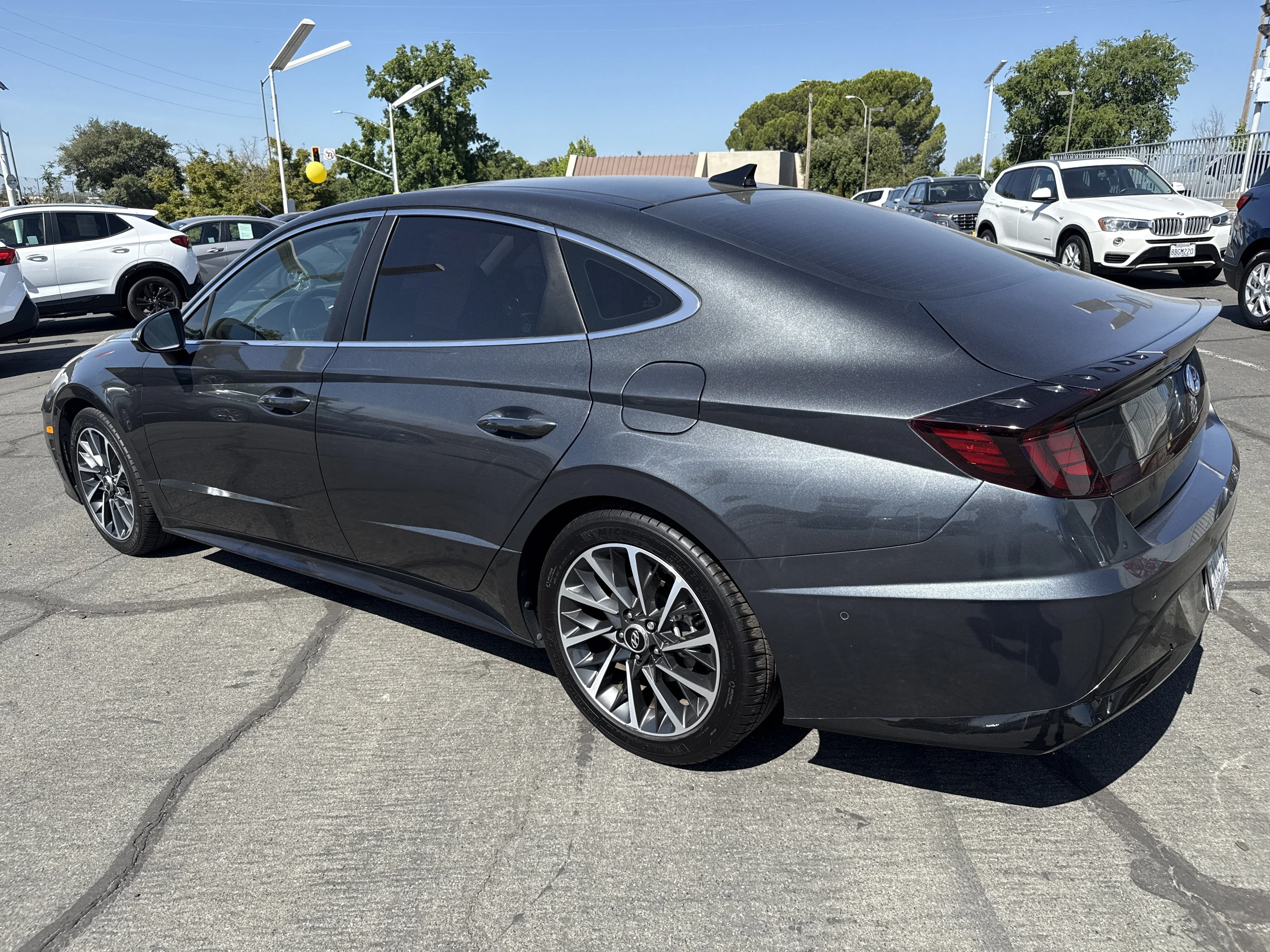 Used 2022 Portofino Gray Hyundai Limited image 3
