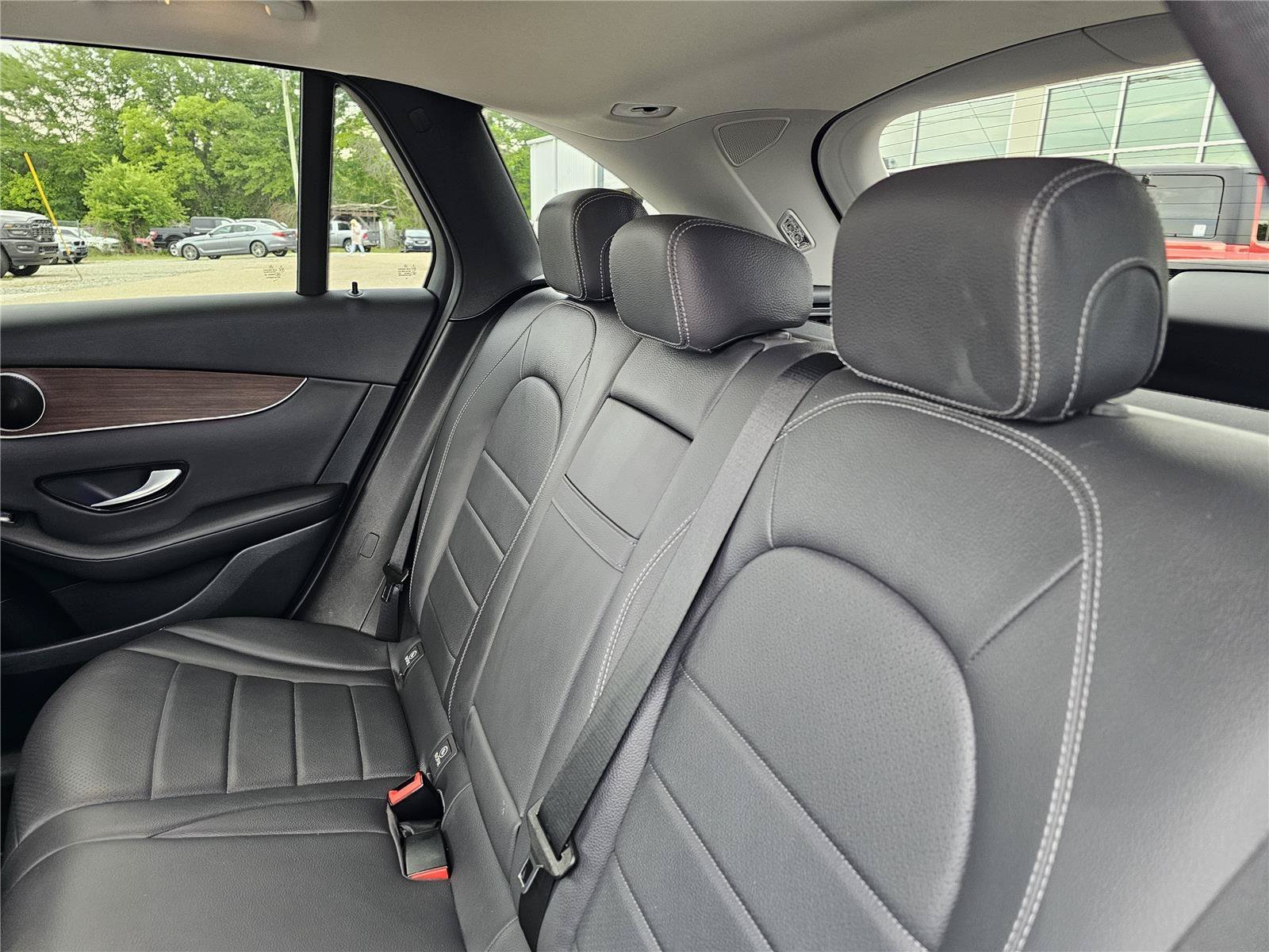 Used 2021 Graphite Grey Metallic Mercedes-Benz GLC 300 image 33
