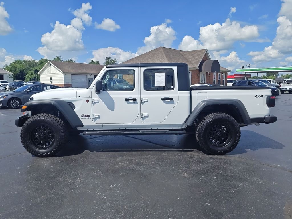 Used 2023 White Jeep Mojave image 2