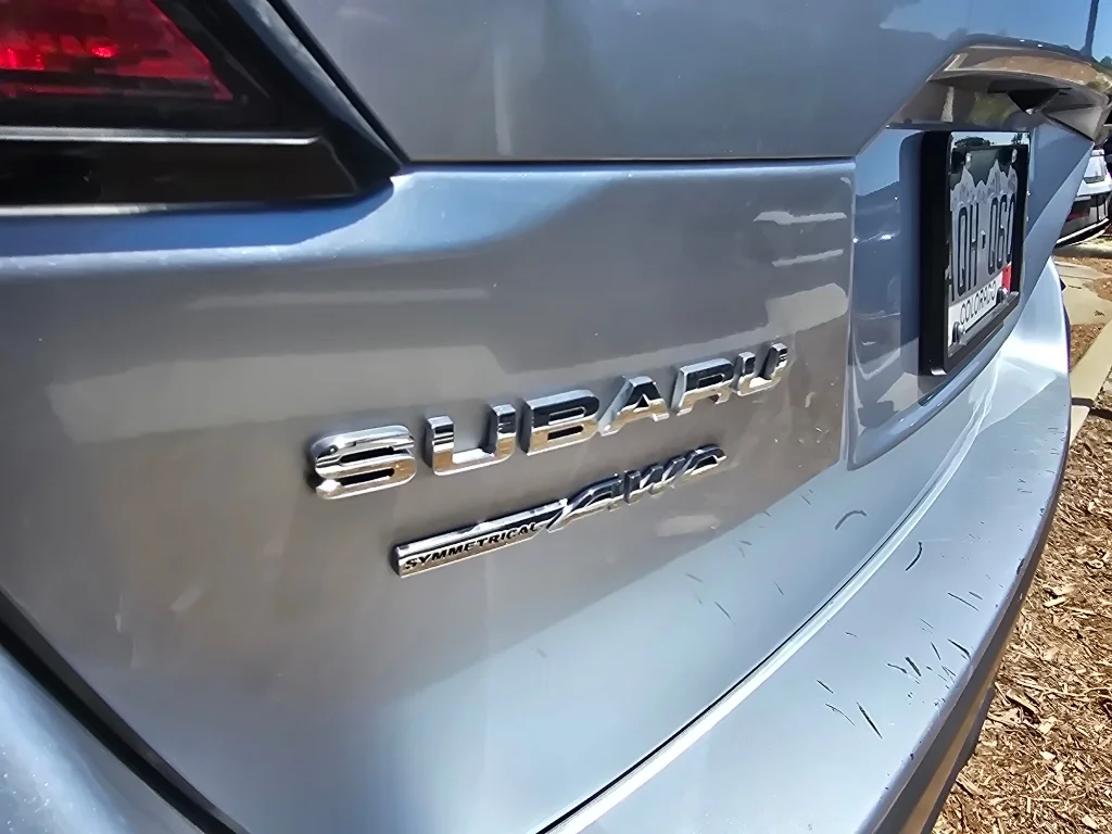 Used 2022 Ice Silver Metallic Subaru Premium image 11
